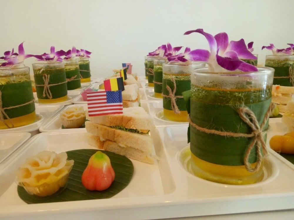 The Route Sriracha Hotel And Residence Ban Laem Chabang Ngoại thất bức ảnh