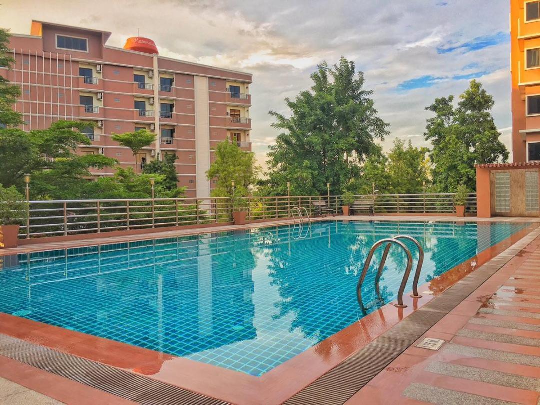 The Route Sriracha Hotel And Residence Ban Laem Chabang Ngoại thất bức ảnh